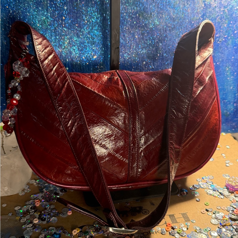 Elegant Vintage Red Eel skin Leather Women's shoulder Bag Pristine!